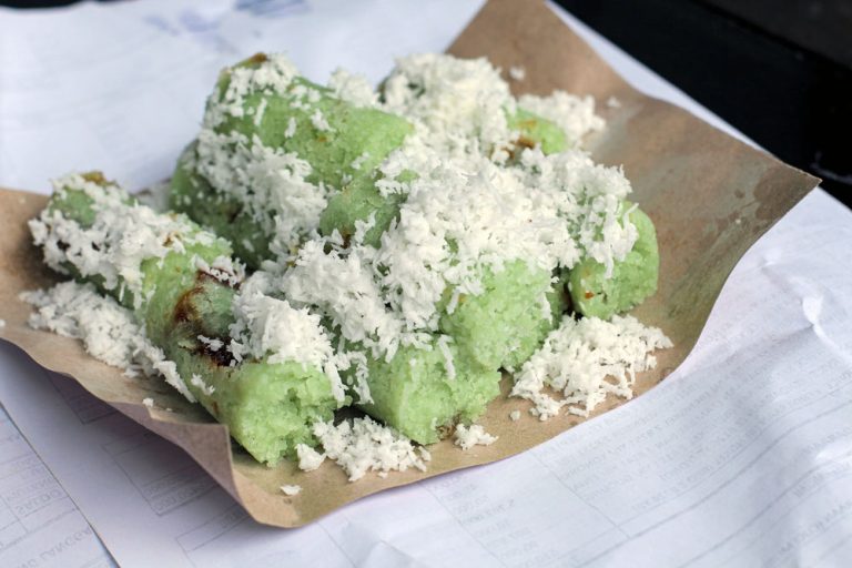 sejarah kue putu berasal dari daerah mana